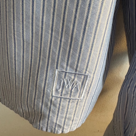 JW ANDERSON x Uniqlo Light Blue Striped Cropped Button Up Shirt - Picture 4 of 6